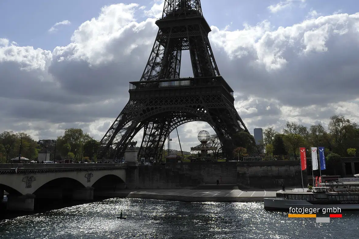 FRANKREICH PARIS EIFFELTURM