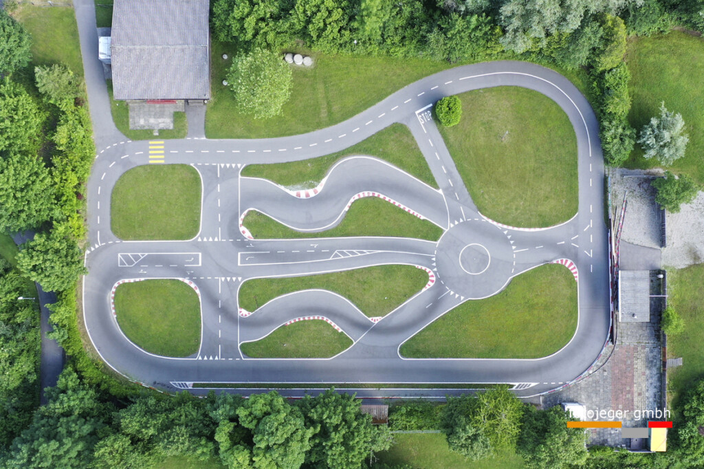 Drohnenfotos der Stadt Langenthal aus senkrechter Perspektive.