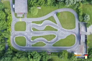 SCHWEIZ LANGENTHAL VELOPARCOUR Drohnenfotos der Stadt Langenthal aus senkrechter Perspektive.