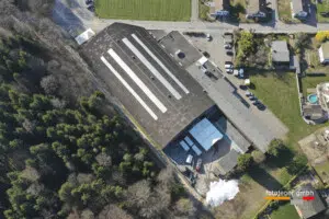SCHWEIZ LANGENTHAL STADION SCHOREN Drohnenfotos der Stadt Langenthal aus senkrechter Perspektive.