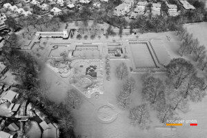 SCHWEIZ LANGENTHAL STADT Winter in der Badi- Drohnenfotos vom verschneiten Schwimmbad im Winter 2024 in der Stadt Langenthal.